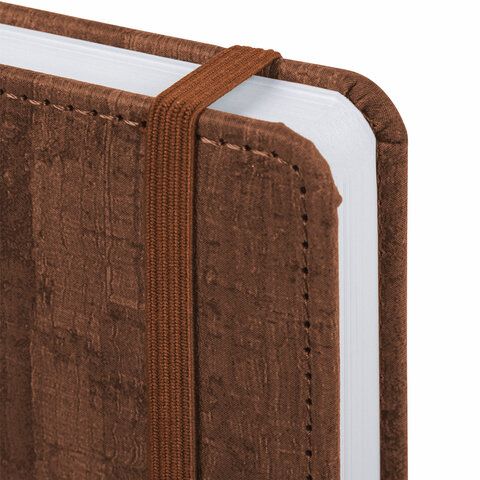Ежедневник недатированный А5 (138x213 мм) BRAUBERG &quot;Wood&quot;, кожзам, резинка, 136 л., коричневый, 111676