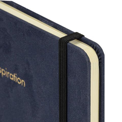Блокнот А5 138x213мм BRAUBERG Velvet, резинка, держатель, 80л, клетка, синий, 116239