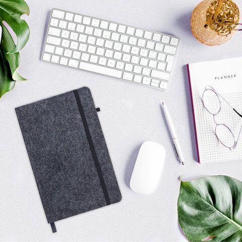 Блокнот А5 138x213мм BRAUBERG "Voylok" войлок, резинка, держатель, 80л клетка, черный, 117134