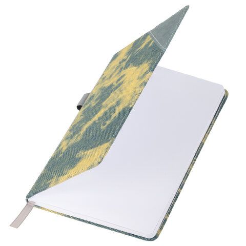 Блокнот А5 135x210мм BRAUBERG Denim, ткань/экокожа, резинка, держатель, 80л клетка, синий, 117139