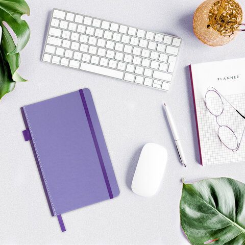 Блокнот А5 135x212мм BRAUBERG "Soft touch" под кожу, резинка, держатель, 80л клетка, сиреневый, 117150