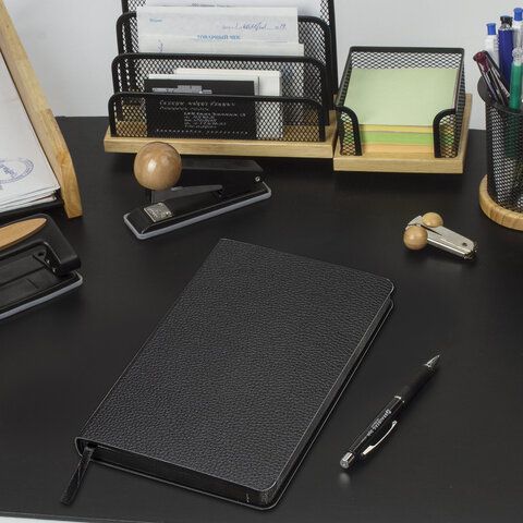 Ежедневник недатированный А5 (138х213 мм) BRAUBERG &quot;Stylish&quot;, кожзам, гибкий, 160 л., черный, 126224