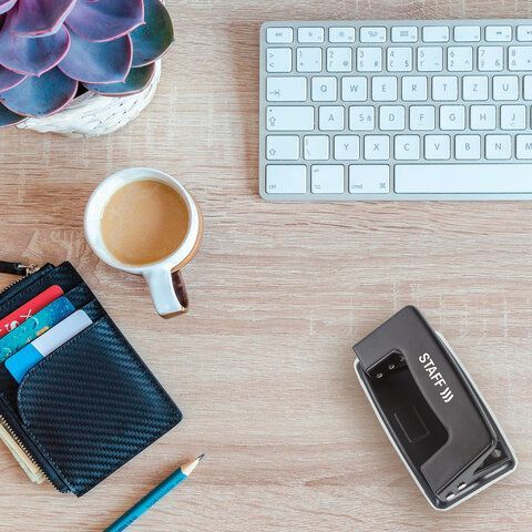 Дырокол металлический STAFF &quot;EVERYDAY,&quot;, до 10 листов, без линейки, черный, 224647