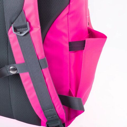 Рюкзак BRAUBERG NEON универсальный, с отделением для ноутбука, нагрудный ремешок, фуксия, 47х31х13 см, 270297