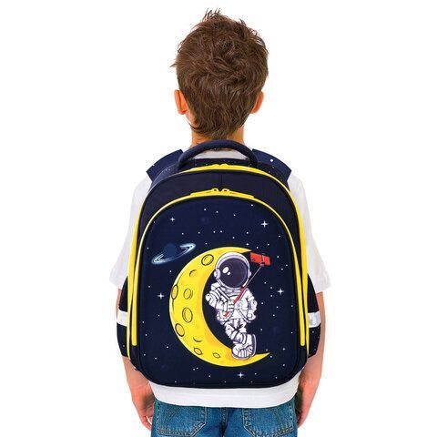Ранец BRAUBERG KIDS STANDARD, 2 отделения, &quot;Spaceman&quot;, СВЕТЯЩИЙСЯ, 36х28х14 см, 271384