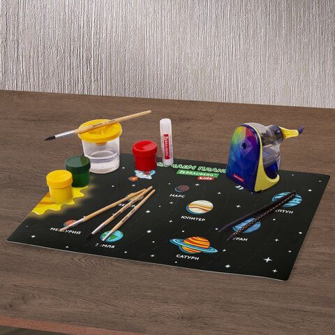 Настольное покрытие BRAUBERG KIDS 3 шт., А3+, пластик, 46x33 см, &quot;Space Out&quot;, 271731
