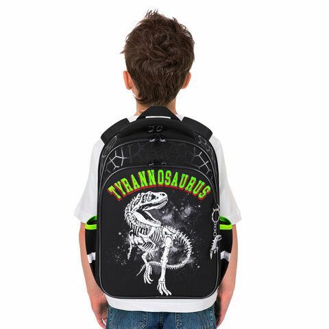 Ранец BRAUBERG QUADRO, 3 отделения, с брелком, &quot;Tyrannosaur&quot;, светящийся рисунок, 37х28х18 см, 272021
