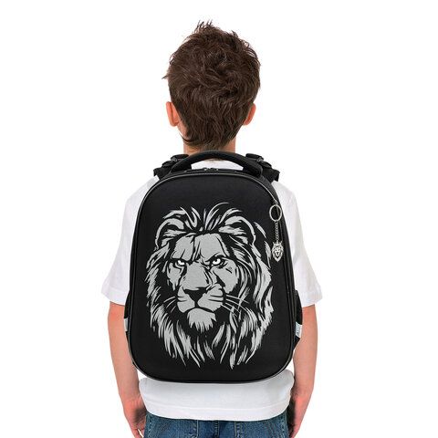 Ранец BRAUBERG SHINY, 2 отделения, с брелком, &quot;Savage lion&quot;, светящийся рисунок, 38х28х14 см, 272039