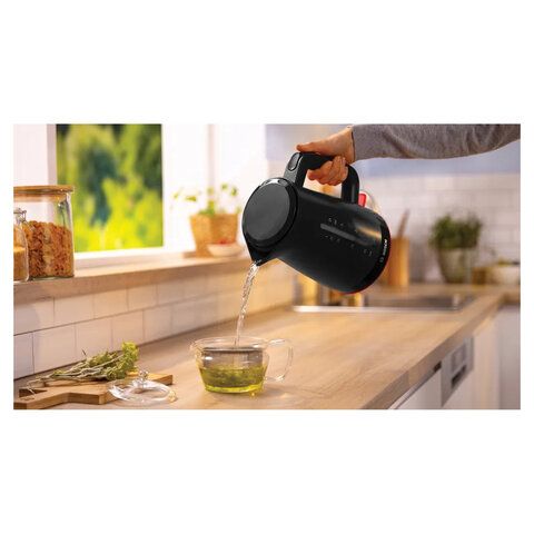 Чайник BOSCH TWK3M123, 1,7л, 2400Вт, закрытый нагревательный элемент, пластик, черный