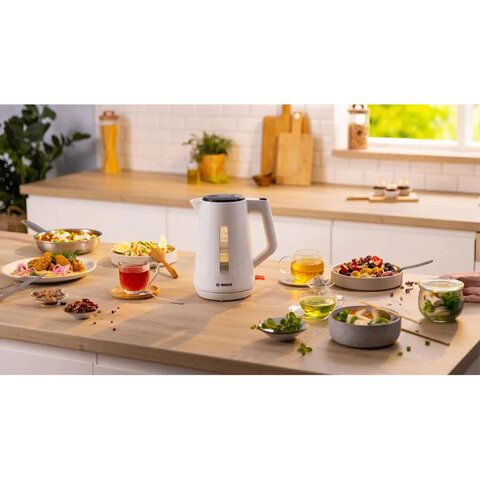 Чайник BOSCH TWK1M121, 1,7л, 2400Вт, закрытый нагревательный элемент, белый