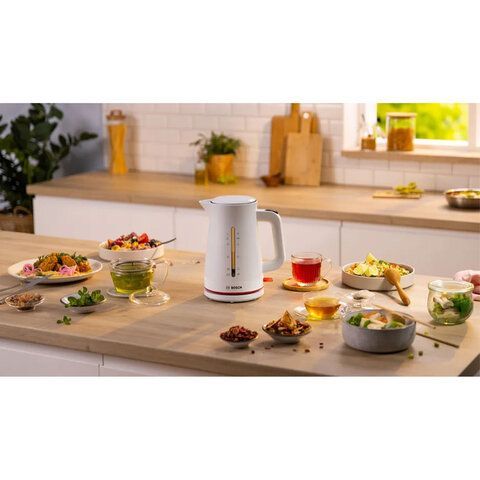 Чайник BOSCH TWK3M121, 1,7л, 2400Вт, закрытый нагревательный элемент, пластик, белый