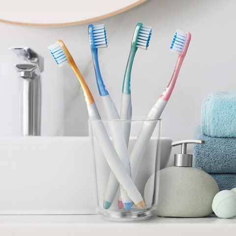 Зубная щетка COLGATE &quot;Extra Density&quot;, жесткая, 8718951508927